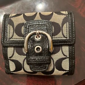 Authentic gently used Coach wallet.